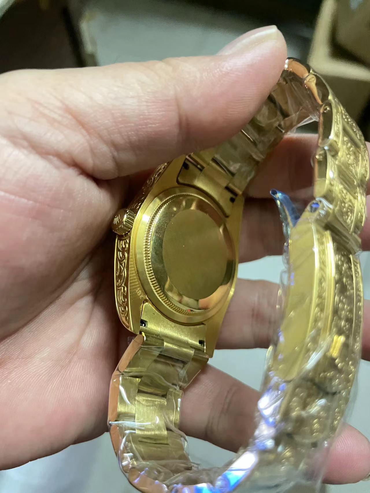 R*l*x watches-170